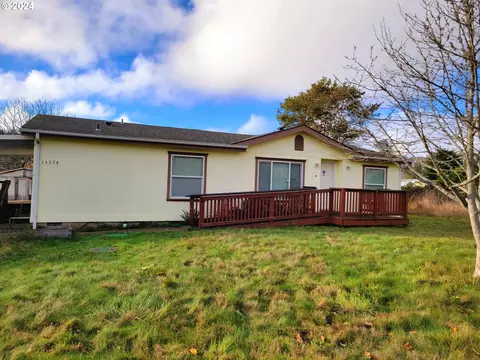 15574 Cedar Ln, Brookings, OR 97415