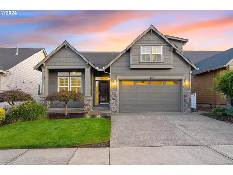 582 Tukwila Dr, Woodburn, OR 97071