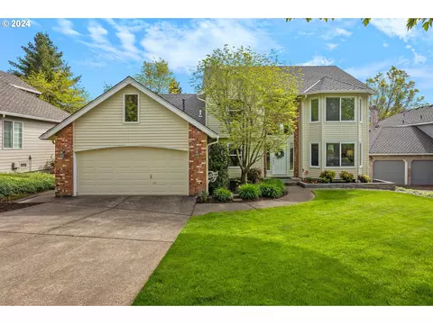 8640 SW Thoroughbred Pl, Beaverton, OR 97008