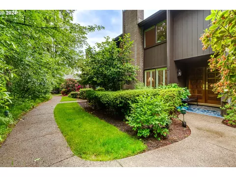 145 Westbrook Way, Eugene, OR 97405