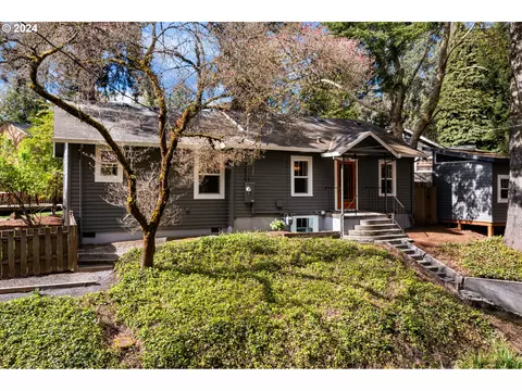 4016 SW Cullen Blvd, Portland, OR 97221
