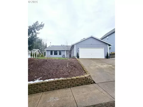 426 SE Dance Dr, Estacada, OR 97023