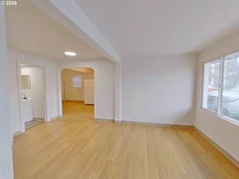 Living - 423 E 18th Ave, Eugene, OR 97401 photo 1 of 3