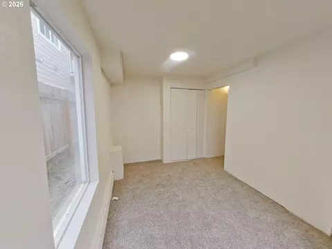 Bedroom - 423 E 18th Ave, Eugene, OR 97401 photo 1 of 4