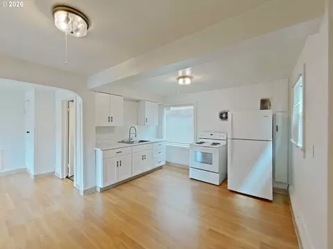 Kitchen - 423 E 18th Ave, Eugene, OR 97401 photo 1 of 3