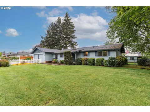 950 NW Baker Creek Rd, Mcminnville, OR 97128
