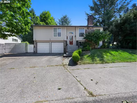 714 SE 40th St, Troutdale, OR 97060