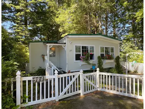 580 Shorepines Hts, Coos Bay, OR 97420