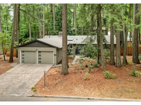 1840 SW Pheasant Dr, Beaverton, OR 97003