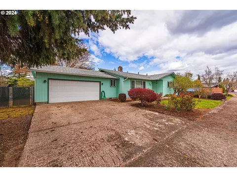 1063 65th St, Springfield, OR 97478