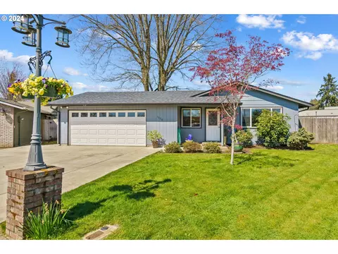 1370 Riggs St, Eugene, OR 97401