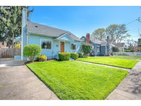 5936 SE 22nd Ave, Portland, OR 97202