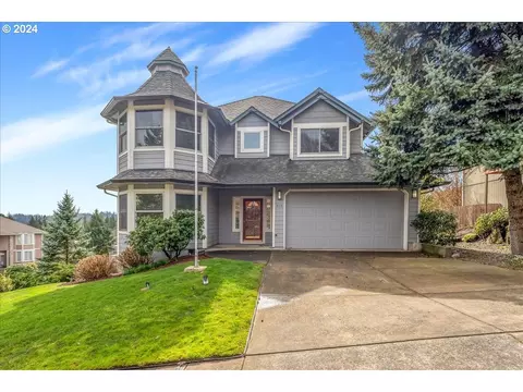 656 E Pioneer Loop, La Center, WA 98629