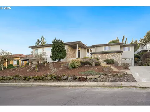 2218 NW Lacamas Dr, Camas, WA 98607