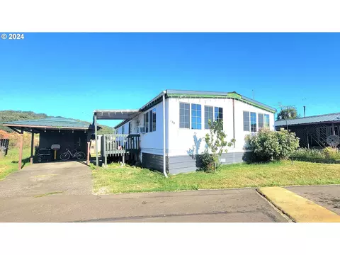 128 Berry Loop Ln, Roseburg, OR 97471
