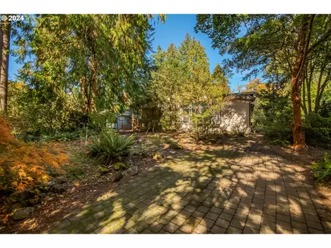 1737 SW Coronado St, Portland, OR 97219