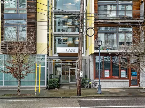 1455 N Killingsworth St #412, Portland, OR 97217