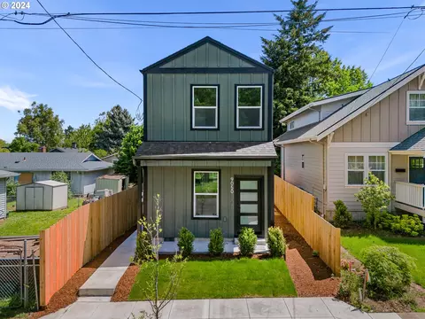 9050 N Endicott Ave #A, Portland, OR 97217