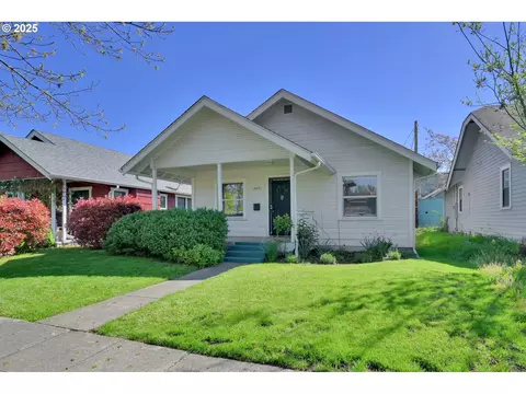 1585 Charnelton St, Eugene, OR 97401