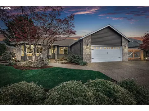 19238 Mahogany Dr, Oregon City, OR 97045
