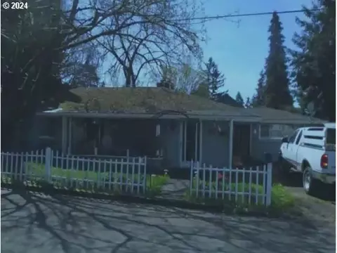 2401 E 18th St, Vancouver, WA 98661