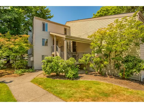 10194 SW Trapper Ter, Beaverton, OR 97008