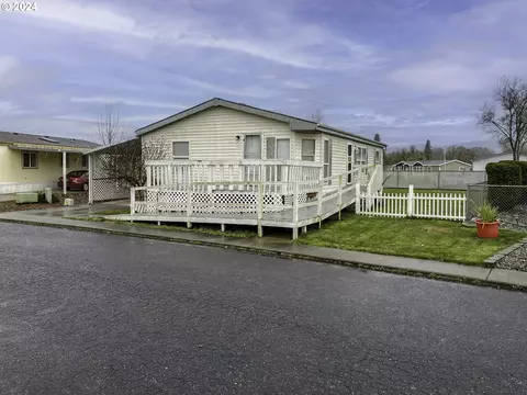 280 NW Bree Dr, Winston, OR 97496