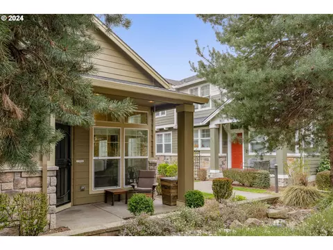 9402 SW Coral St, Portland, OR 97223