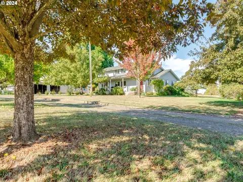 4375 NE Riverside Loop, Mcminnville, OR 97128