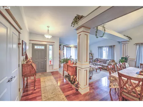 Entry Way - 26402 SE 5th St, Camas, WA 98607 photo 1 of 2
