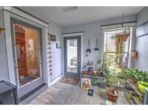 Entry Way - 26402 SE 5th St, Camas, WA 98607 photo 2 of 2
