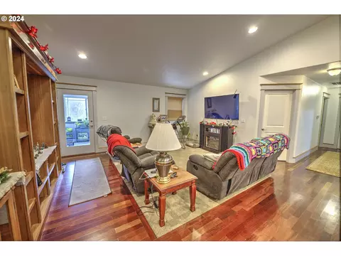Living - 26402 SE 5th St, Camas, WA 98607 photo 3 of 4