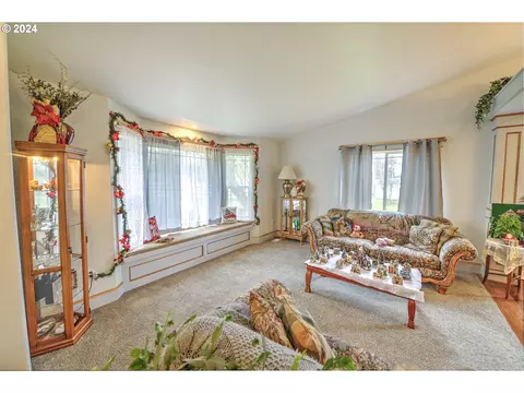 Living - 26402 SE 5th St, Camas, WA 98607 photo 2 of 4