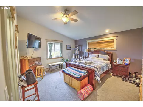 Bedroom - 26402 SE 5th St, Camas, WA 98607 photo 1 of 4