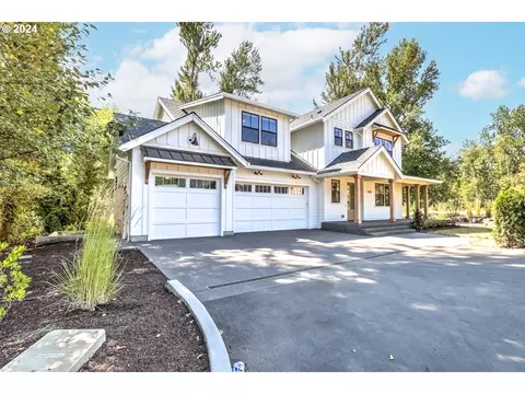1088 9th St, West Linn, OR 97068
