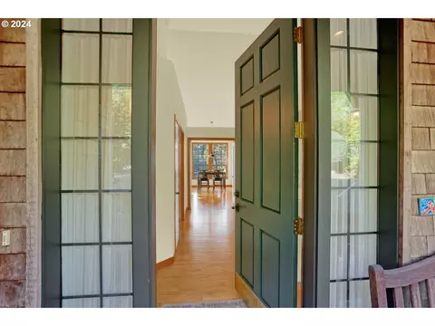 117 Salishan Dr, Gleneden Beach, OR 97388