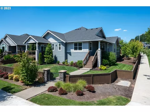 15265 Holcomb Blvd, Oregon City, OR 97045