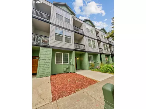 846 SE Woodrow Ln, Hillsboro, OR 97123