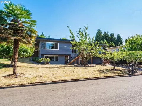 1301 NW 52nd St, Vancouver, WA 98663
