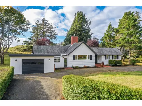 90360 Clark Rd, Warrenton, OR 97146
