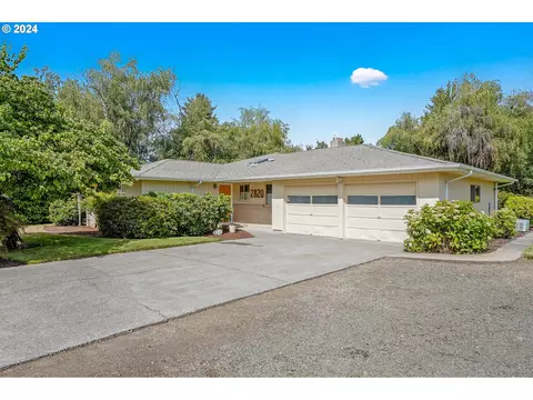 2820 Hazel Dr, Lebanon, OR 97355