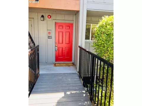 4 Touchstone Dr #147, Lake Oswego, OR 97035