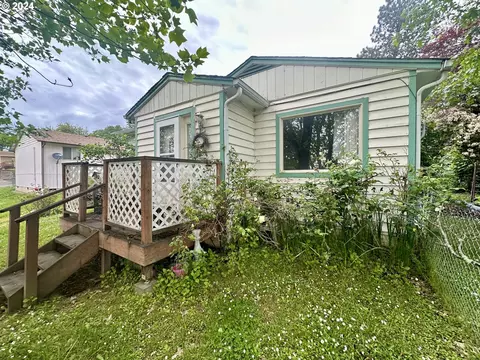 11 NE Hillside Ave, Winston, OR 97496