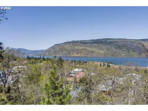 775 Fifth Ave #23, Mosier, OR 97040