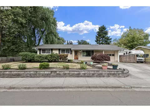 2990 Hyacinth St, Eugene, OR 97404