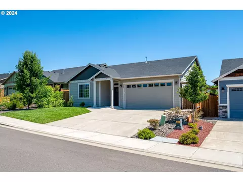 340 SW Oregon Trail Dr, Dallas, OR 97338