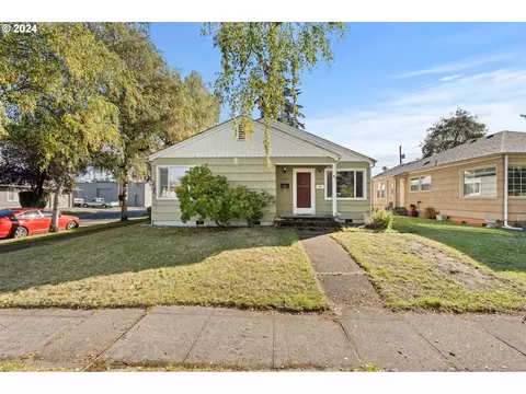 1446 10th Ave, Longview, WA 98632