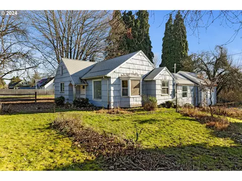 1304 NE Gertz Rd, Portland, OR 97211