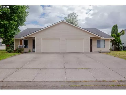 390 Shamrock St, Aumsville, OR 97325