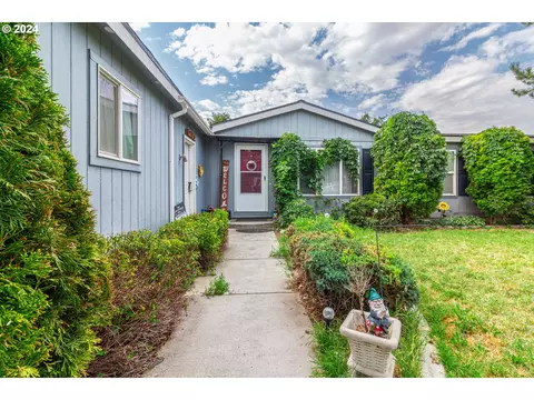 754 E Newport Ave, Hermiston, OR 97838